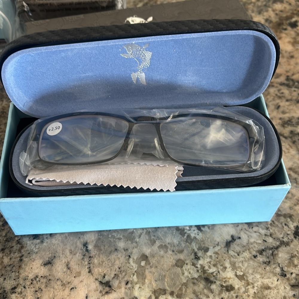 NWB Umizato Ultra Light Weight Handcrafted Blue Light Blocking Gasses. - Picture 5 of 5
